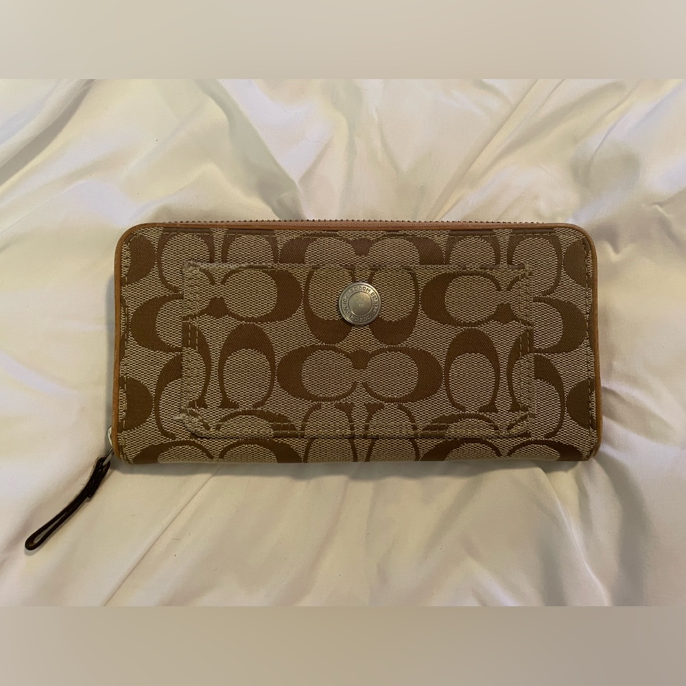 COACH zip wallet
